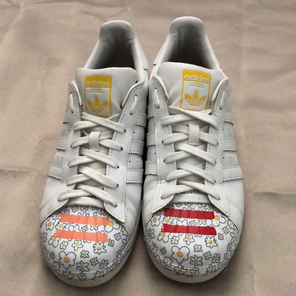 Leather Adidas unisex sneakers limited edition.